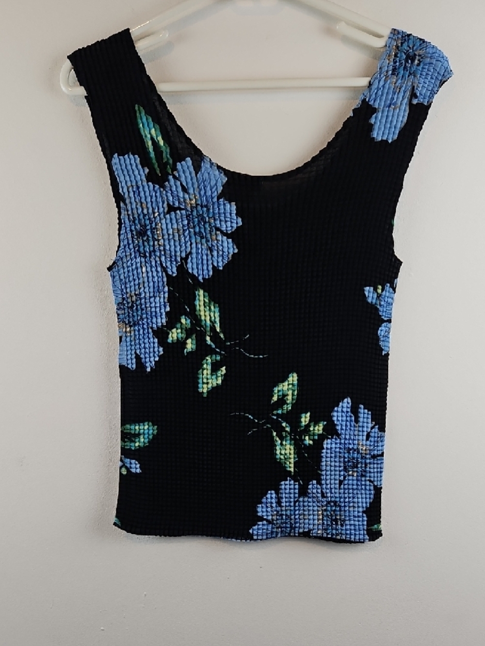 NICOLA Black Sheer Floral Button-Front Blouse with Blue Floral Tank Size Medium - Picture 8 of 8
